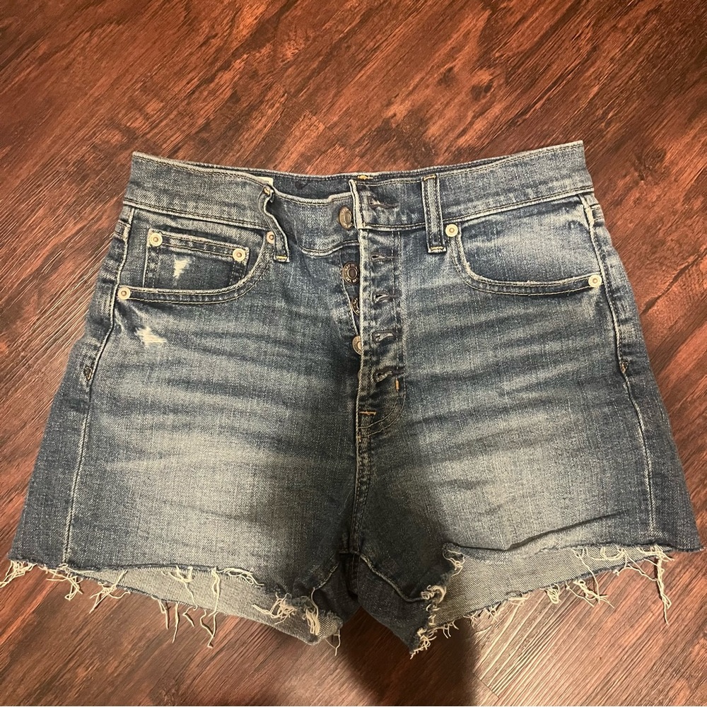 Gap 4” high rise short